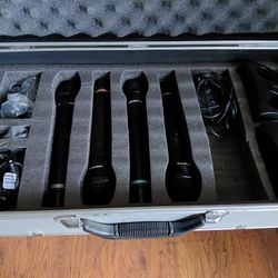 Bocopro. 3 Microfonos Recargables  Estan Perfectos Y Uno Seme Callo Y No Prende 150dls