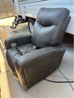 Pair of powered Recliners