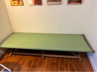 Vintage Folding Camp Cot – Excellent Condition