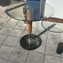 30” Round Table