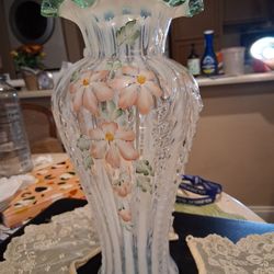 1996 Fenton 11 Vase Collectible