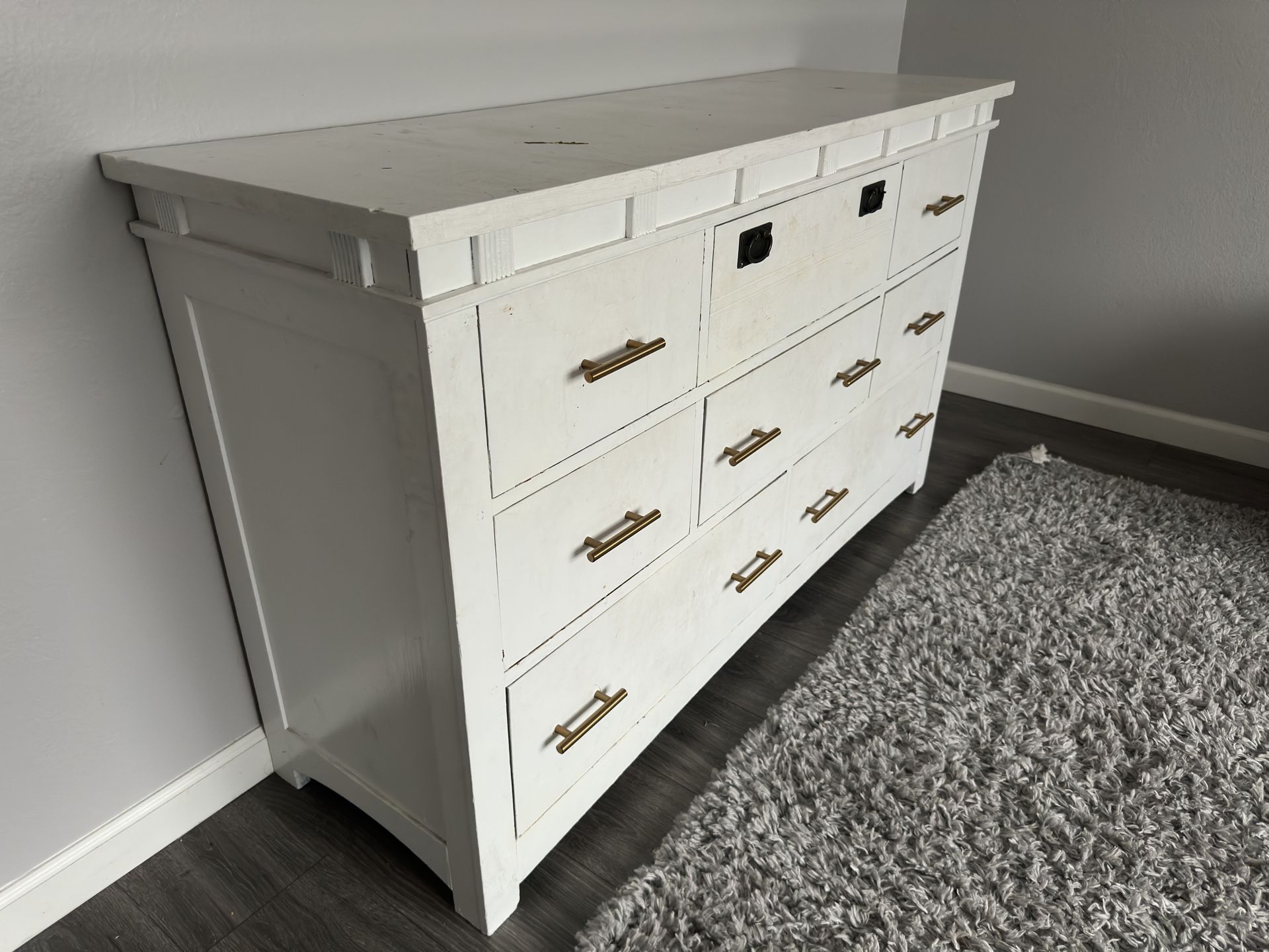 Dresser