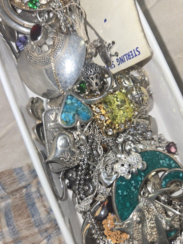 LOT OF STERLING SILVER JEWELRY SELLING TOGETHER SEE PICS