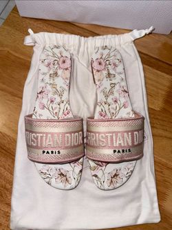 Dior woman slides