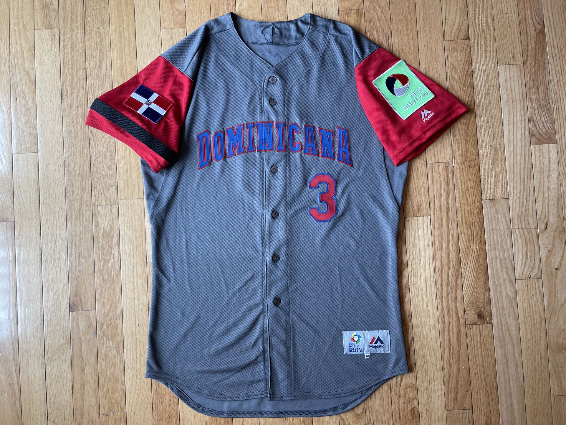2017 WBC Team Dominicana Manny Machado Majestic Jersey Dominican Size 44  for Sale in New Carrolltn, MD - OfferUp