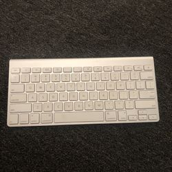 Apple Key Board Bluetooth 
