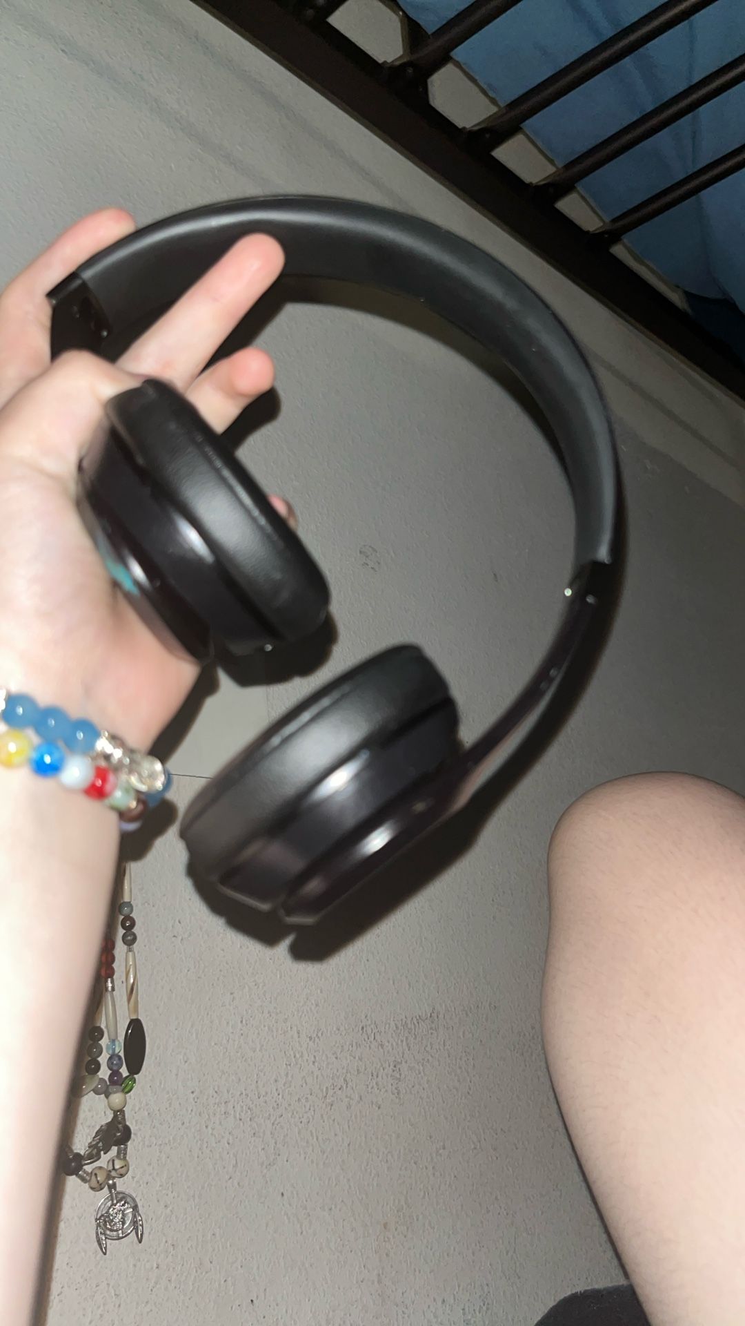 Headphones 