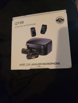 Wireless microphones with charging box