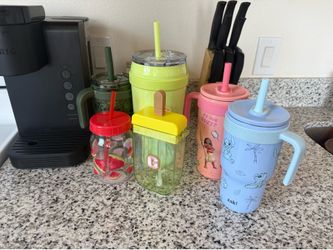 Cups/Water Bottles