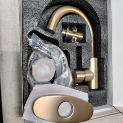 Homemystique Single handle Bathroom Sink Faucet In Brushed gold