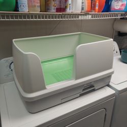 Tidy Cat Breeze XL Multi-cat Kitty Litter Box, Like New