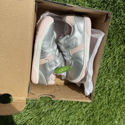 Stride Rite Thompson Casual Sneakers Brand New In Their Box 6.5 M