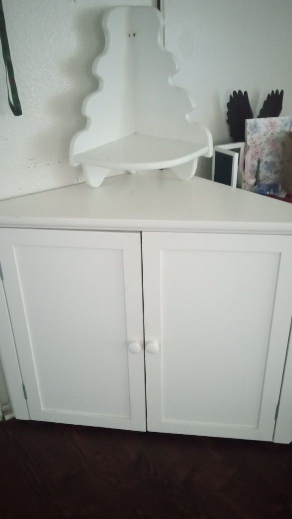 Corner Cabinet TV Stand With Shelf