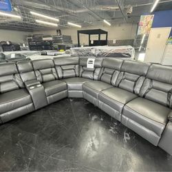 Brand New🧚 Delivery and Finance Available 🧚 Higgins Grey Upholstered Power Reclining Sectional ▪️▪️# Sofa # Loveseat # Couch # Living Room Set 
