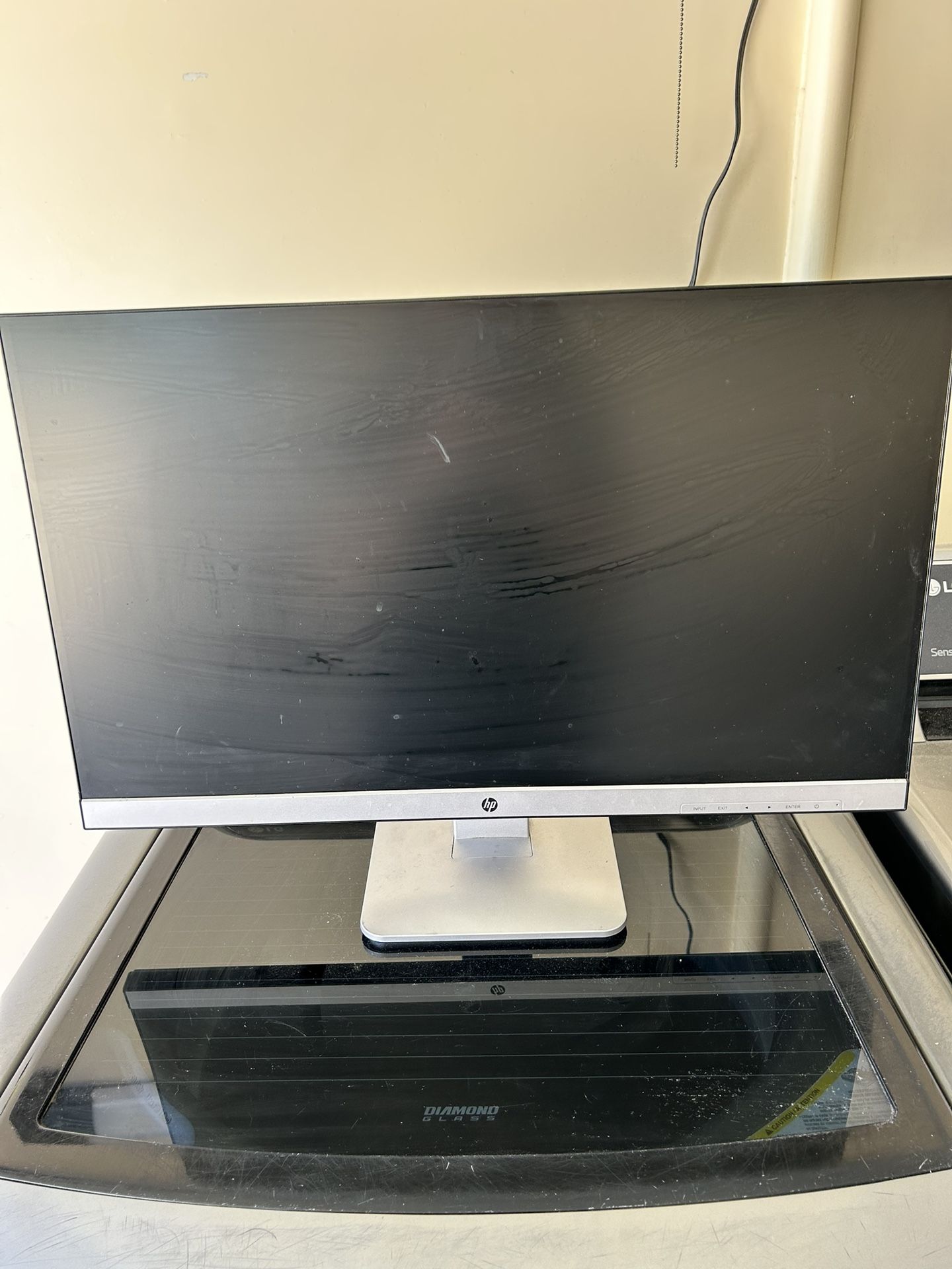 HP Computer Monitor - Excellent Condition