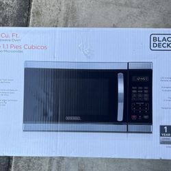 Black and Decker 1.1 cu Ft. EM031M2SD