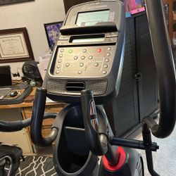 Schwinn 430 Elliptical 