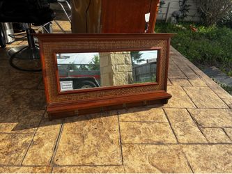 Gorgeous mirror with key kooks