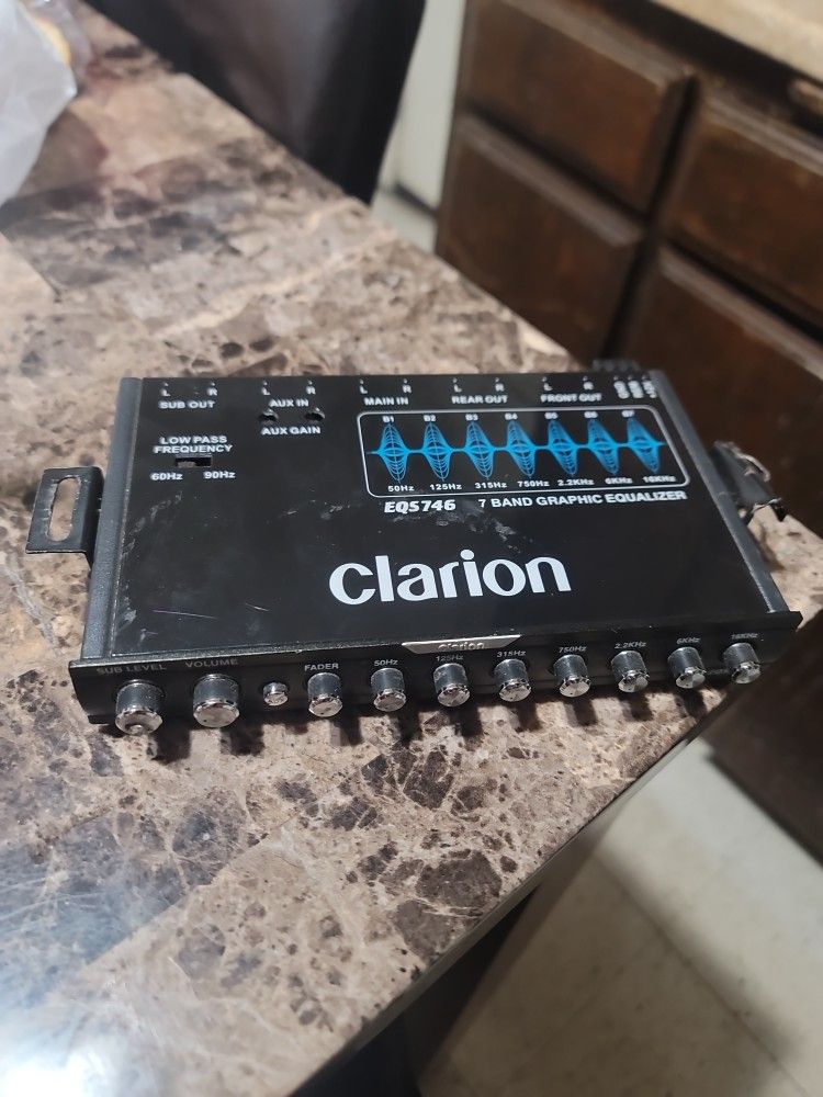 Clarion. Equalizer 