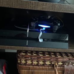 Star Wars Ps4 w/ 2 Controllers, Games, And Cooling Dock