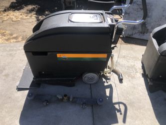 NSS Battery Op floor sweeper with built N Charger 2008 AB
