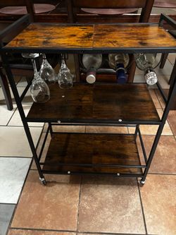 Carrito para bar con llantas