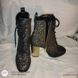 MICHAEL KORS Sz. 7 PORTER LOGO LACE UP BLACK & GOLD BOOTS!! **BRAND NEW!!** (w\o box)