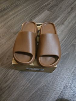 YZY Slide Size 10 Men NEW 