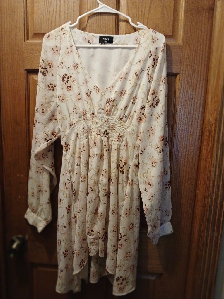 Beautiful Womens Large Flowery Dress