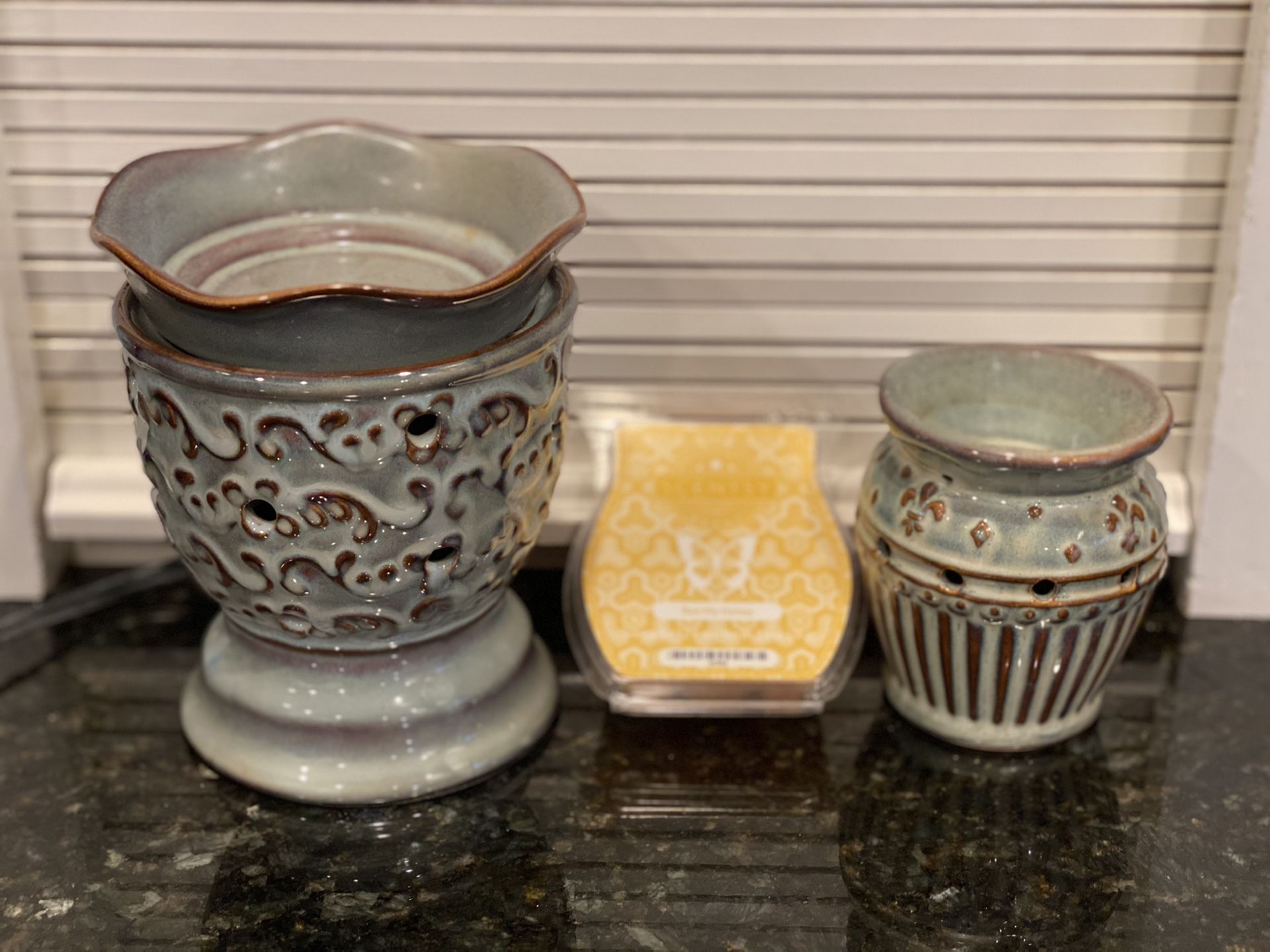 Scentsy Charlemagne plug-in and Milano full Size Warmer