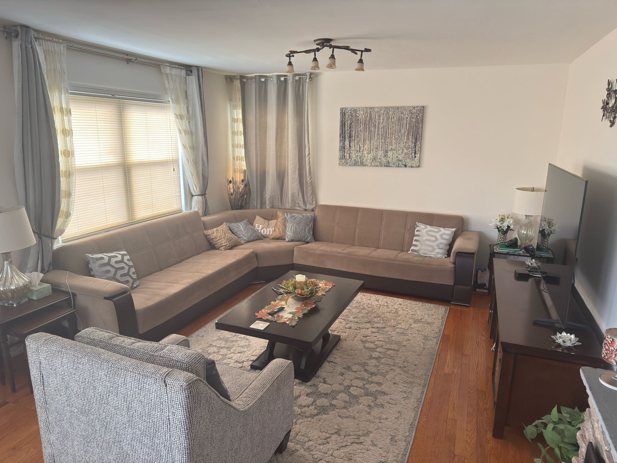 Beautiful Sectional Couch for Sale!