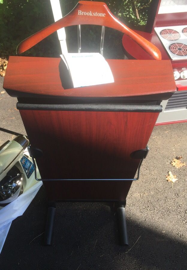 Brookstone deluxe European pants press valet