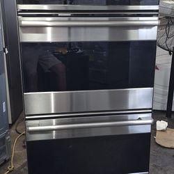 VIKING DOUBLE OVEN 30 INCHES STAINLESS STEEL, NO SCRATCH NO DENT 