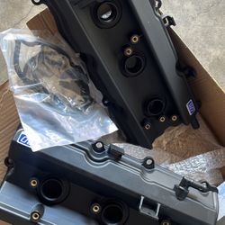 Infiniti DE engine Valve Cover With Gaskets 