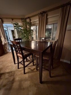 Dining Table & Chairs