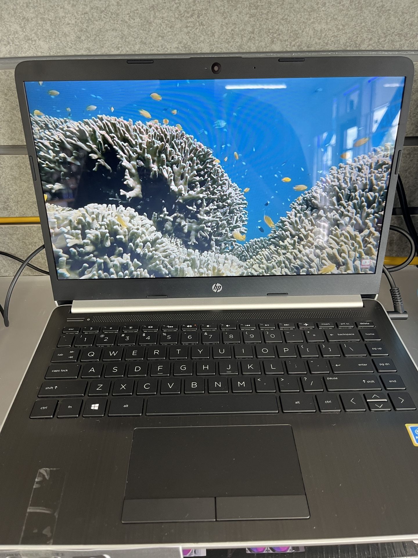 HP LAPTOP REFURB/ WITH UBUNTU