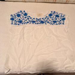 Flower & Feather white and blue floral blouse