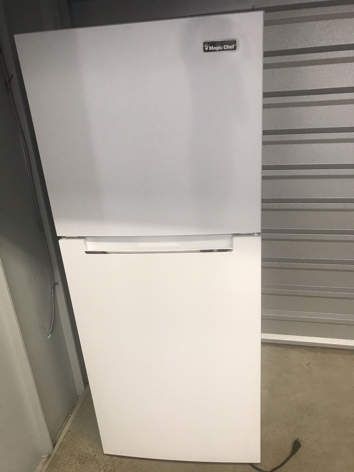 10.1 cu ft fridge and top freezer for sale