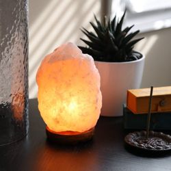 himalayan salt lamp