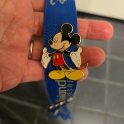 DISNEY MICKEY MOUSE PIN ORIGINAL 
