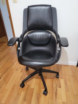 All33 Backstrong Task Desk Chair