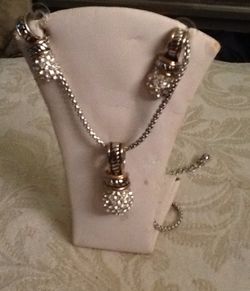 Beautiful crystal set