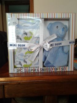 2pc. Sleeper and snuggly gift set (boy)
