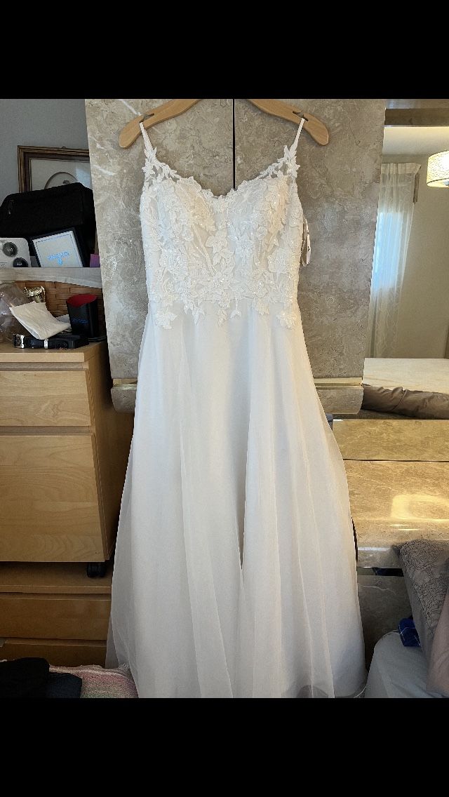 Wedding Dress From Davids Bridal Size Small 
