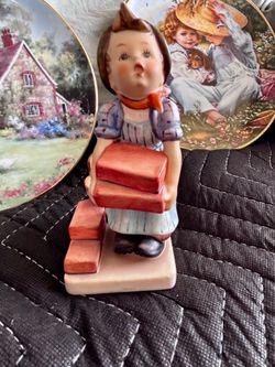 Goebel M.I. Hummel figurine titled “The Builder”