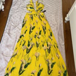 Fashion Nova Cut Out Halter Maxi Dress, Size Medium , New Whit Tags