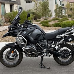 2022 R 1250 GS Adventure LOW Miles