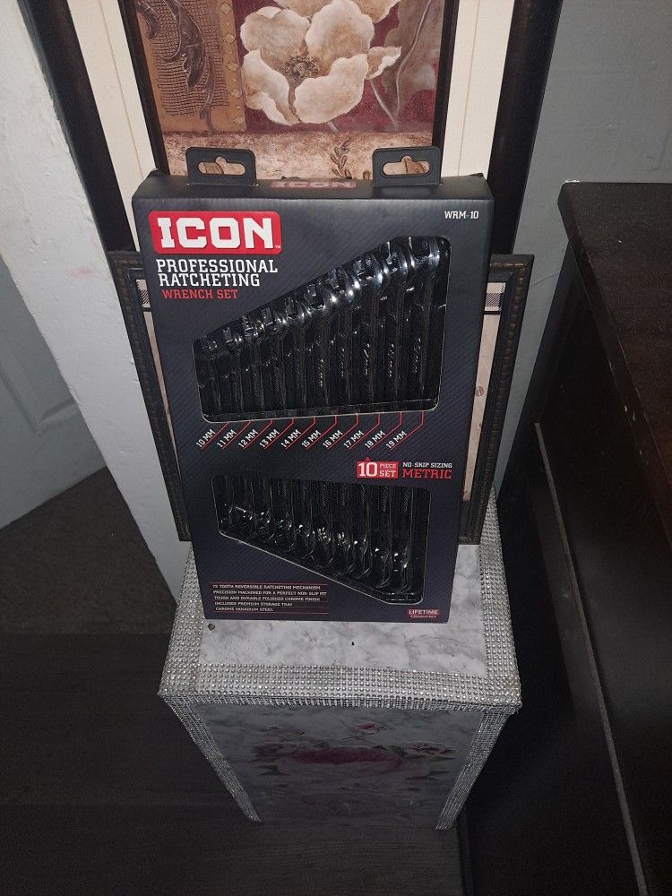 Icon Wrench Set