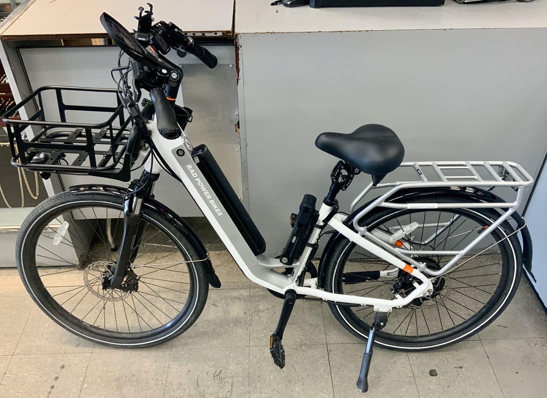 RAD Power Bikes Electric Bicycle Bike E-bike Rechargeable Lithium Ion Battery Li-ion LED Light Fenders Transport Mobility  Outdoor 20 MPH 