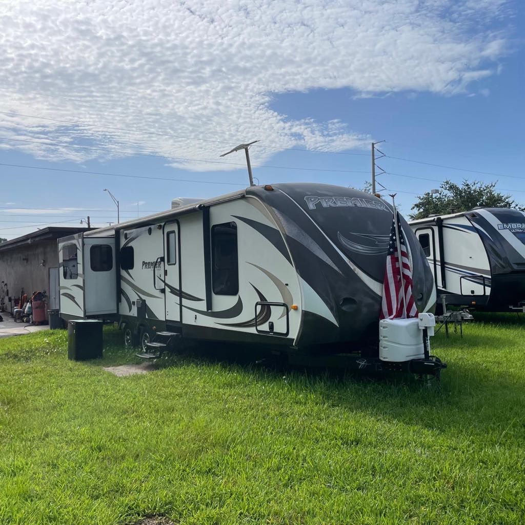 2014 Rv For Rent To Living